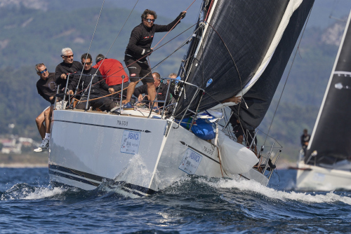 El Aceites Abril lidera en ORC 1-2 © Lalo R Villar