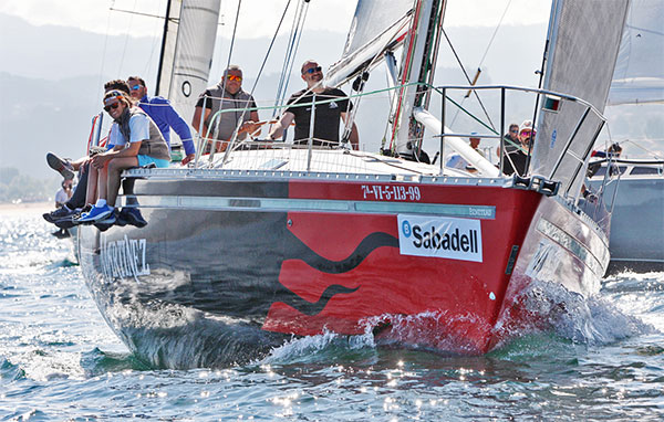El-Corsario,-de-Javier-Durán,-será-un-duro-rival-para-los-grandes-barcos---Foto-©-Rosana-Calvo