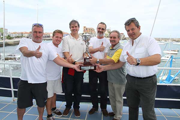 foto-tripulacion-yamamay-ganadora-copa-castro-2017