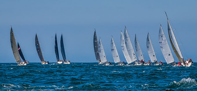 La-flota-del-Trofeo-Repsol-disfrutó-de-un-gran-día-de-navegación---Foto-©-Rosana-Calvo