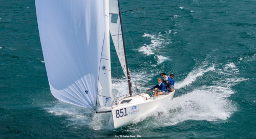 spinnaker-Yupi-campeon-mundial-j70
