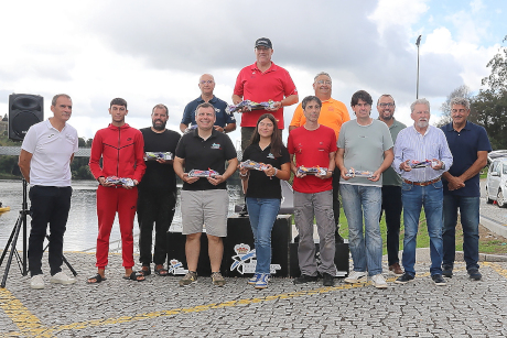 Todos los ganadores con las autoridades (medios)