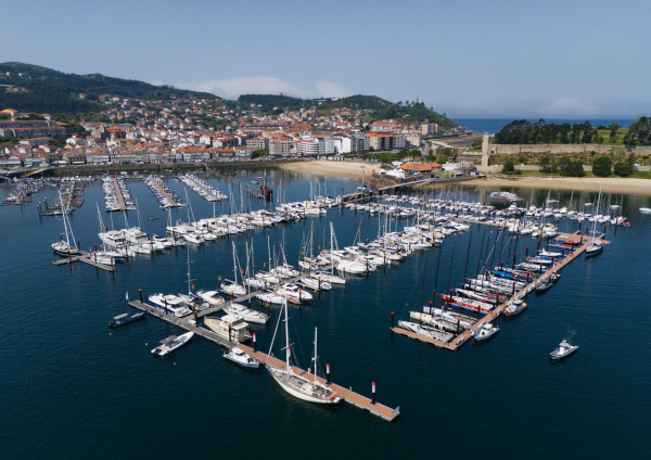 Vista aérea del Monte Real Club de Yates - guias