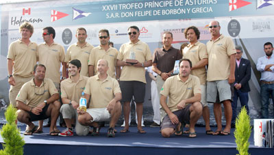 Xekmatt-con-Delegado-de-Hofmann-(medios)-1