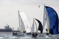 El ‘Península’ de John Bassadone, primer líder del Circuito Alcaidesa Marina J/80 Winter Series