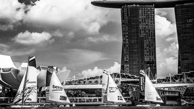 Leigh McMillan lidera la clasificación en la primera jornada de Extreme Sailing Series en Singapur Leigh McMillan lidera la clasificación en la primera jornada de Extreme Sailing Series en Singapur