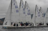 “GEXTIOM GROUP” de Laureano Wizner lidera las Spring Series de J70 tras la primera jornada en la Ría de Vigo