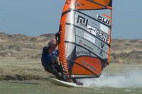 En el canal de Luderitz, a superar los 52,05 nudos con una tabla de windsurf 