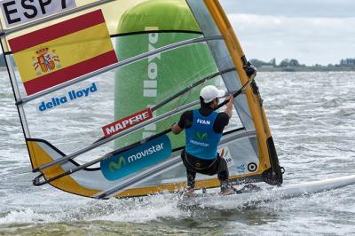 Los regatistas Movistar, en Abu Dhabi para la Final de la ISAF Sailing World Cup Los regatistas Movistar, en Abu Dhabi para la Final de la ISAF Sailing World Cup
