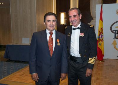 Pedro Campos, condecorado con la Medalla de Oro de la Real Liga Naval Española Pedro Campos, condecorado con la Medalla de Oro de la Real Liga Naval Española