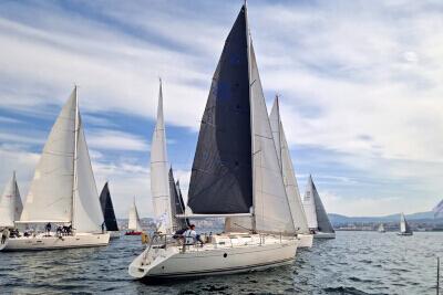Brillante jornada para los Cruceros de la Liga de Otoño Cíes – Rande en la Ría de Vigo