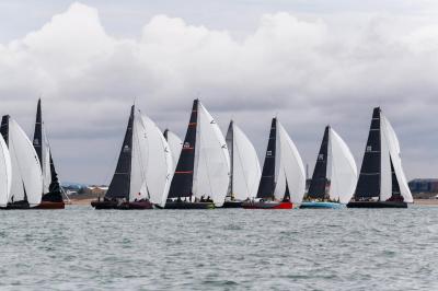 Comienza la regata por el Canal: Salida de la Admiral's Cup 