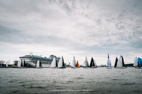 DIXI 5 y Garmin Team Pro4u ganan una rápida y exigente Regata Costera del Puerto de Klaipėda