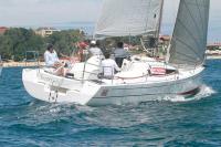 El barco santanderino Aizen, de Gustavo Arce, con Toño Gorostegui a la caña, gana la primera etapa entre Guecho y Santander. 