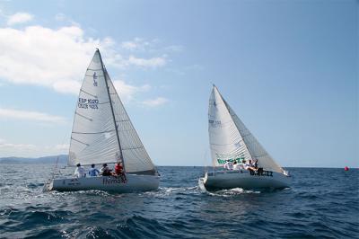 El II Trofeo Náutica Digital comienza en el Abra solo con un recorrido para los J80 El II Trofeo Náutica Digital comienza en el Abra solo con un recorrido para los J80