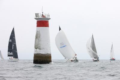 El Maracaná se alió con Eolo para tomar el mando en la Regata Rías Baixas y complica al Aceites Abril igualar a Míster Rías
