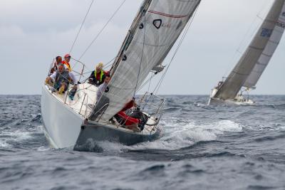 El VI Trofeo Aproches-Regata Cantábrica empieza en aguas del Abra con destino a Gijón