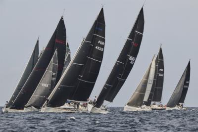 El viento pone a prueba a la flota en una emocionante segunda jornada del Trofeo Príncipe de Asturias