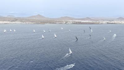 El XIV Trofeo César Manrique RCNA – Calero Marinas vivió una intensa jornada con doble regata y máxima igualdad antes de la gran final