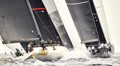 La Maxi Yacht Rolex Cup ha entrado en modo competición con dos magníficas jornadas de regatas en Porto Cervo. 