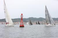 Una jornada inestable de viento deja a la flota sin poder circunnavegar las Islas Cíes