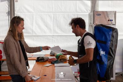 90 solitarios, embarcados en minis 6.50 con el Atlántico por la proa parten hoy de Sables d'Olonne 