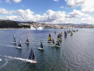 Adios y buena suerte. Vigo despide la tercera etapa de la Solitaire Figaro Paprec.