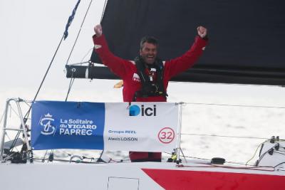 Alexis LOISON (Groupe REEL) 1º, Hugo DHALLENNE (Patrón Macif 2025) 2º, Charlotte Yven (Skipper Macif 2023), 3ª en la 1ª etapa de la 56ª edición de la Solitaire du Figaro Paprec