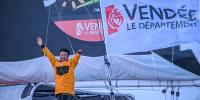 Jingkun Xu, primer patrón chino en terminar la Vendée Globe, consigue el 30º puesto