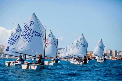 130 deportistas de toda España y Portugal, en las clases “Optimist” y “Láser” compiten la XV Semana Náutica - III Trofeo Coruña the Style Outlets 130 deportistas de toda España y Portugal, en las clases “Optimist” y “Láser” compiten la XV Semana Náutica - III Trofeo Coruña the Style Outlets