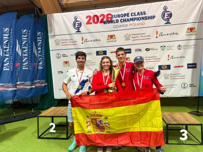 Alberto Antón Conquista el Mundial por equipos de la clase Europa en Polonia