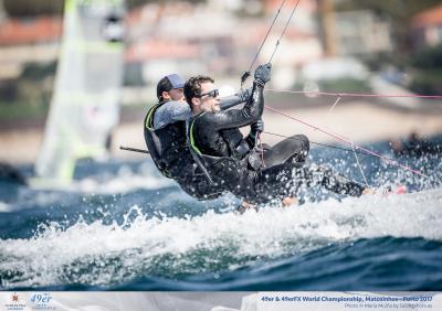Diego Botín y Iago L. Marra, segundos, lideran la flota española en el mundial de 49er Diego Botín y Iago L. Marra, segundos, lideran la flota española en el mundial de 49er