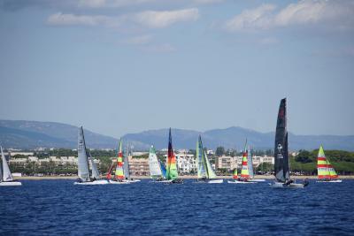 El Club Nàutic Cambrils celebra el Campeonato de España de Catamaránes