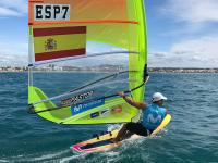 Iván Pastor y su tabla “Movistar”, al cien por cien para el Europeo de RS:X