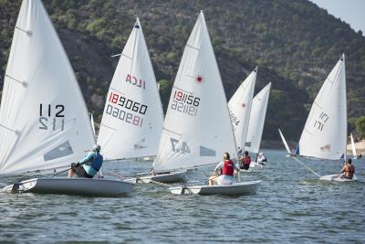 Máxima igualdad en la Copa de España ILCA en el embalse de San Juan