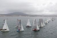 Pablo Cabello y Óscar Romero dominan la flota de Vaurien en el inicio de la Copa de España en Vilagarcía 