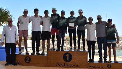 Pleno del CN Sevilla en la bahía gaditana en el Campeonato de Andalucía de Equipos de Clubes 2025   