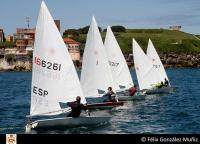 Álvaro Pérez en Optimist, Luis Díaz en Laser Standard y Alex Hossbach  en Laser 4.7, campeones de Asturias.